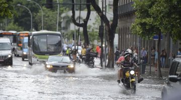 Principais cuidados com o carro na chuva